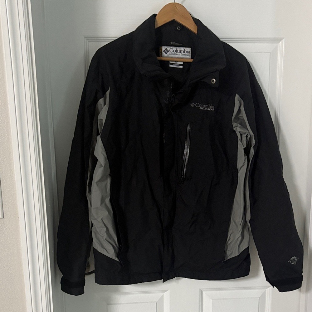 Columbia Men's Black and Gray Performance Jacket